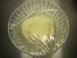 玫瑰花香绿豆沙冰皮月饼的做法步骤:10