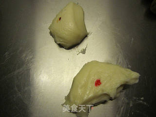 玫瑰花香绿豆沙冰皮月饼的做法步骤:12