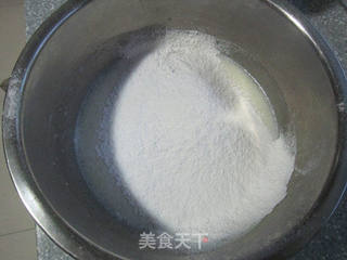 玫瑰花香绿豆沙冰皮月饼的做法步骤:4