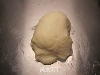 玫瑰花香绿豆沙冰皮月饼的做法步骤:11