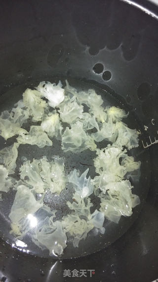 木瓜炖银耳的做法步骤:3