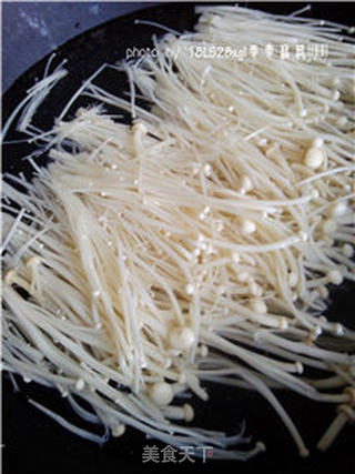 白灼金针菇的做法步骤:2