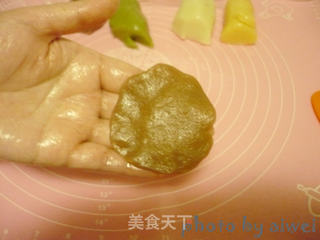 四色枣泥冰皮月饼的做法步骤:16