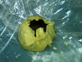 台式蜂蜜绿豆蓉月饼的做法步骤:10