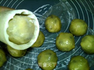 台式蜂蜜绿豆蓉月饼的做法步骤:14