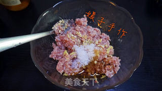 鲜肉月饼---享受那一地的酥脆迷人的做法步骤:4