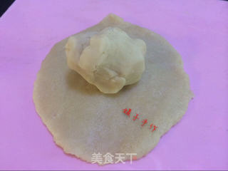 鲜肉月饼---享受那一地的酥脆迷人的做法步骤:8