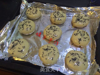 鲜肉月饼---享受那一地的酥脆迷人的做法步骤:16