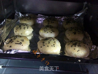 鲜肉月饼---享受那一地的酥脆迷人的做法步骤:17