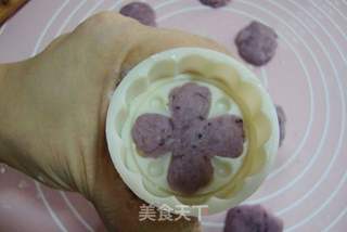 花色玫瑰月饼的做法步骤:12
