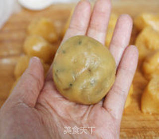广式五仁月饼的做法步骤:11