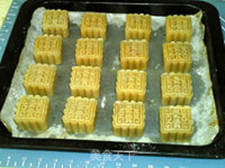 透明皮莲蓉蛋黄月饼的做法步骤:25