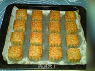 透明皮莲蓉蛋黄月饼的做法步骤:28