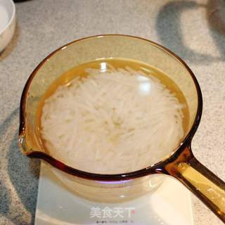晶莹剔透的月饼-----水晶紫薯月饼的做法步骤:4