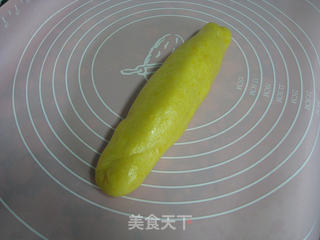 南瓜黑芝麻豆沙冰皮月饼的做法步骤:8