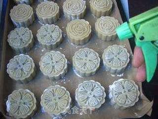 桂花红豆蓉月饼的做法步骤:14