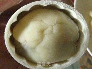 冰皮玫瑰红豆沙月饼的做法步骤:9