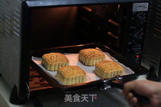 中秋情怀—给自己和家人的月饼的做法步骤:12