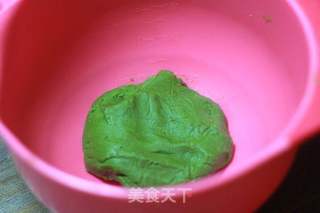 过节应个景,做几个抹茶蛋黄酥的做法步骤:4