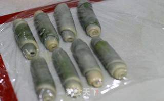 过节应个景,做几个抹茶蛋黄酥的做法步骤:7
