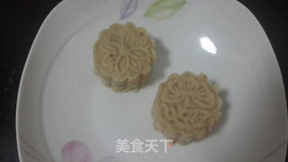 广式莲蓉月饼的做法步骤:4