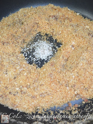 自制蒜香腊肉面包粉的做法步骤:6
