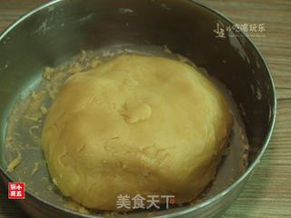 广式莲蓉月饼的做法步骤:3