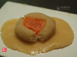 广式莲蓉月饼的做法步骤:11