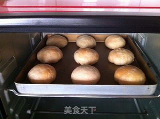 红豆馅酥皮月饼的做法步骤:16