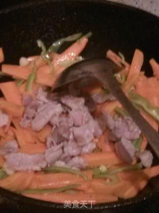 胡萝卜炒肉的做法步骤:7