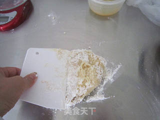 美味松仁红豆沙月饼的做法步骤：3