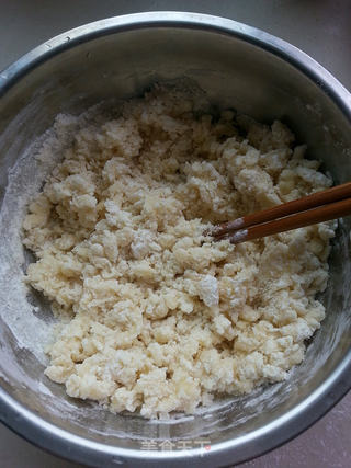 莲蓉蛋黄月饼的做法步骤:7