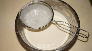 紫薯玫瑰冰皮月饼的做法步骤:4