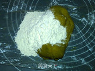豆沙枣泥红薯月饼的做法步骤:6