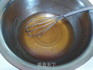 广式莲蓉蛋黄月饼的做法步骤:4