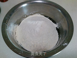 广式莲蓉蛋黄月饼的做法步骤:5