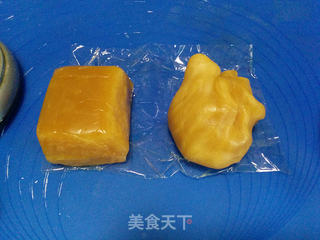 广式莲蓉蛋黄月饼的做法步骤:8