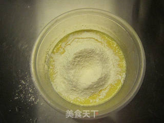 做个跟苹果6有关的--彩绘小苹果蛋糕卷的做法步骤:7