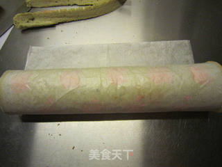 做个跟苹果6有关的--彩绘小苹果蛋糕卷的做法步骤:28