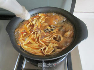 黄骨鱼煮千张的做法步骤:8