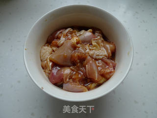 香菇炖鸡腿的做法步骤:3