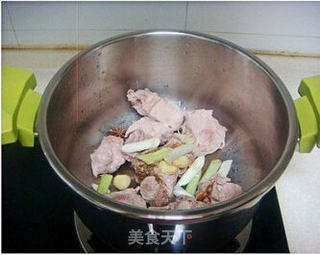 初秋进补一碗汤——排骨萝卜汤的做法步骤:3