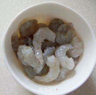 韭菜虾仁水饺的做法步骤:2