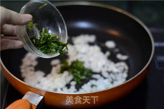 【萨拉米香肠茄汁意面】的做法步骤:4