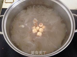 银耳百合莲子羹的做法步骤:4