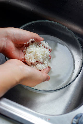 【照烧鸡腿饭】用心煮好饭的做法步骤:2