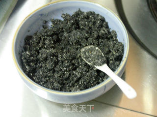 天凉好个秋:【南瓜枸杞黑芝麻卷】的做法步骤:6