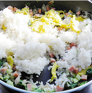 【榨菜炒饭】--------剩米饭的春天的做法步骤:7