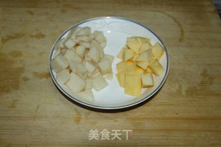 润肺秋梨汁的做法步骤:2