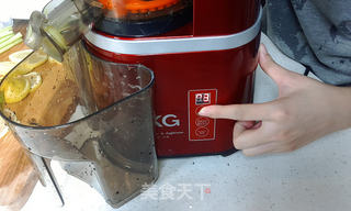 减肥佳品玉米汁 SKG9999原汁机食谱的做法步骤:3